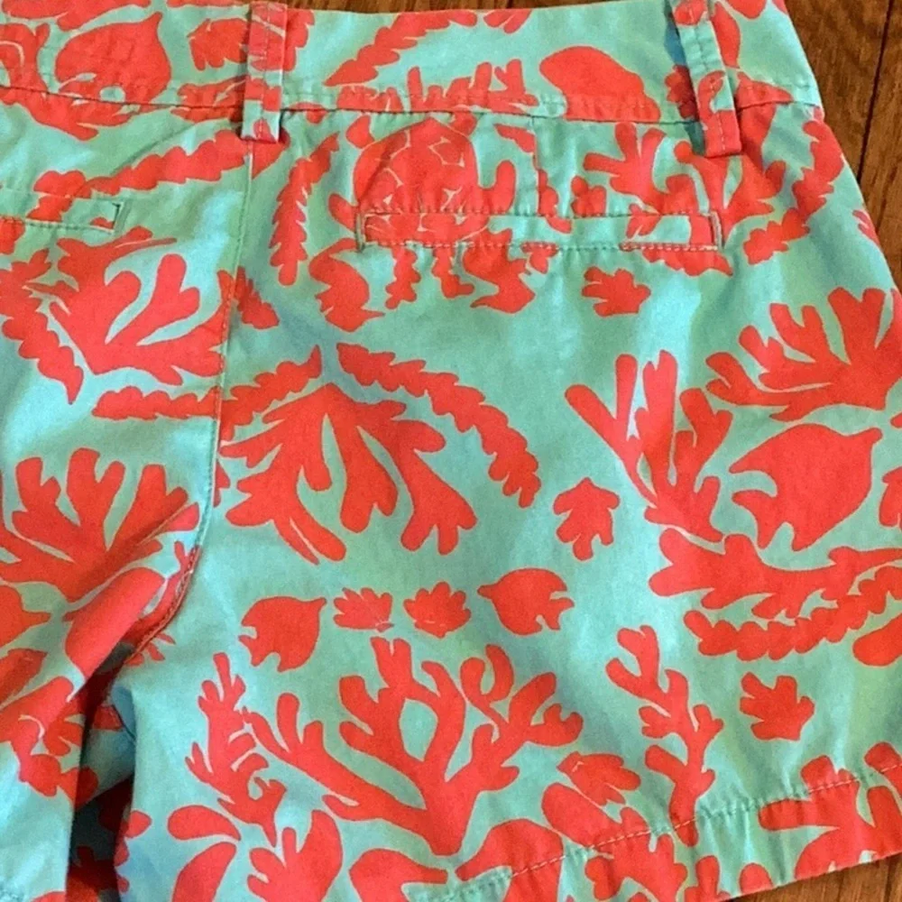 Lilly Pulitzer Callahan shorts. “Don't Be Shellfish”.  Women’s size 4